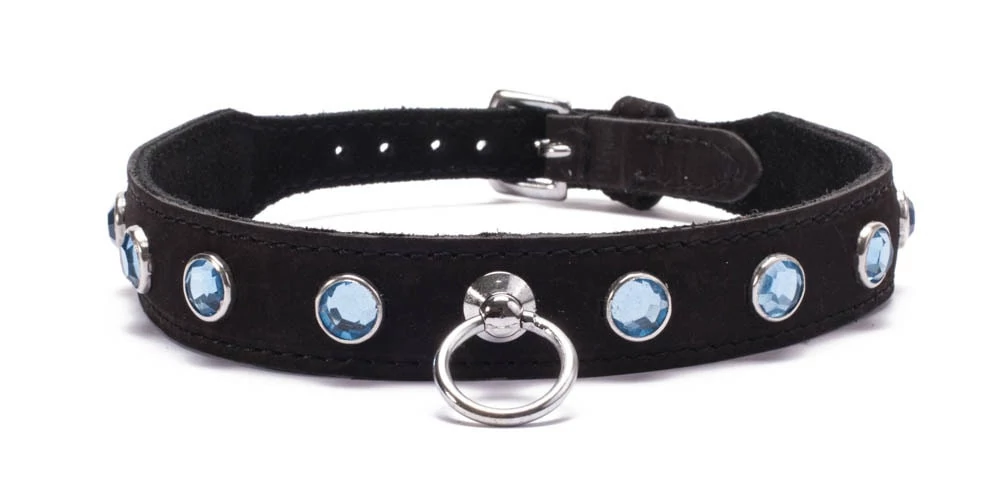 Devil Sticks - Crystal Collar Light Blue - kék kristályokkal díszített bőr nyakörv (fekete)